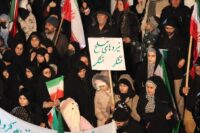بانوان در سنگر شکست‌ناپذیر خیابان حماسه‌ساز هستند