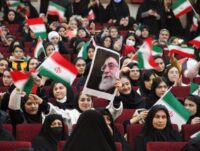 زنان نقش محوری در تحکیم خانواده دارند