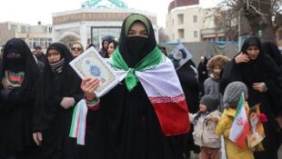 تجدید بیعتِ دختران نوجوان دهه هشتادی با ولایت