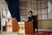 نگاه اسلام به زن کاملا بر پایه عقلانیت و کرامت است