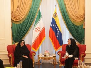 دیدار دو جانبه معاون رئیس جمهور در امور زنان و خانواده با خانم مادورو، همسر رییس‌جمهور ونزوئلا