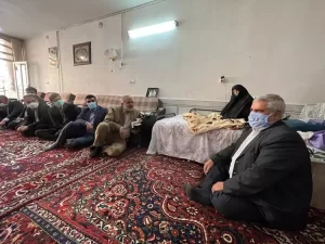 دیدار وزیر کشور با برخی خانواده های شهدا در شهرکرد