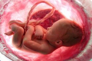 سقط عمدی جنین سلامت روحی و روانی مادر را تهدید می‌کند