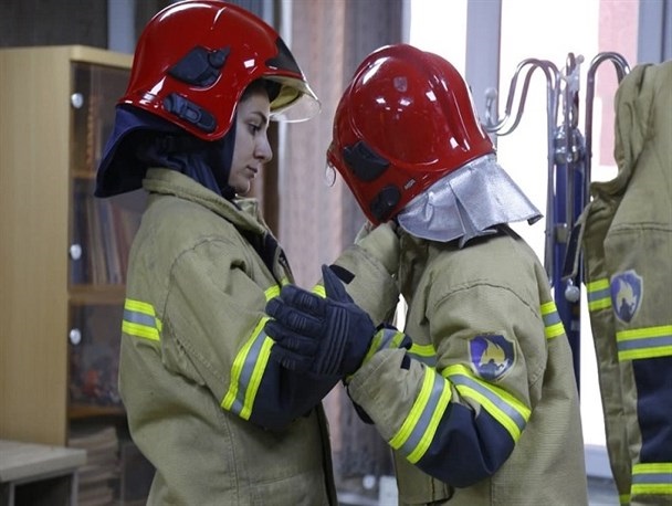 ۱۶ زنی که تابوی یک شغل مردانه را در ایران شکستند/ کرج؛ خاستگاه اولین ایستگاه آتش‌نشانی زنان در خاورمیانه