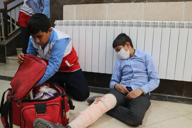 بیست و چهارمین مانور سراسری زلزله در مدارس اردبیل برگزار شد